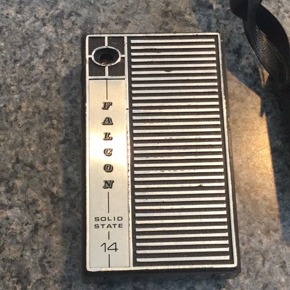 Vintage Falcon solid state 14 transistor pocket radio. 1960-70’s. Works. - Picture 4 of 8